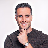 Ryan Walker 로고